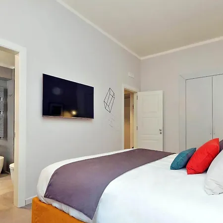 דירה Propaganda *