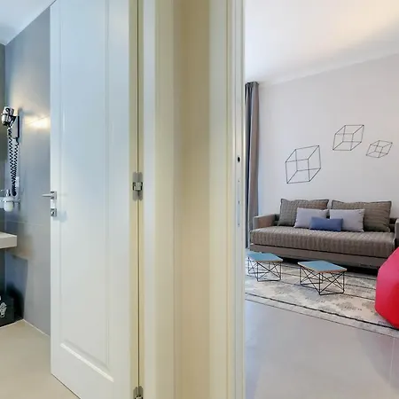 Propaganda Apartment *