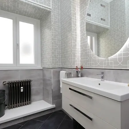 아파트 프로파간다 스위트