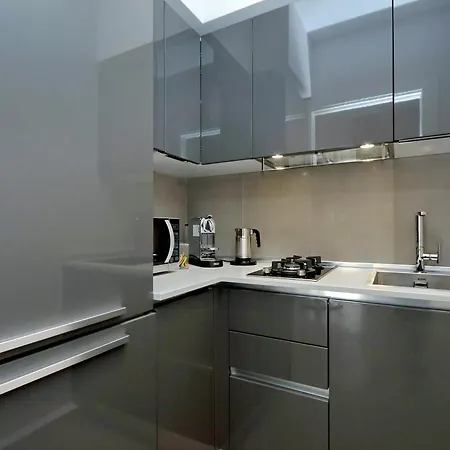 프로파간다 스위트 아파트 *