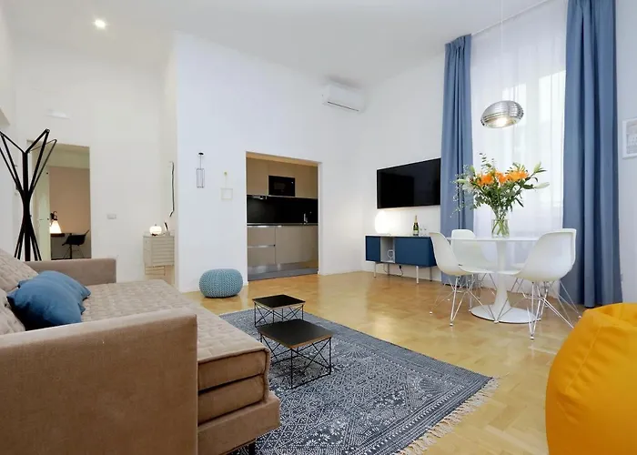 宣传套房公寓 *